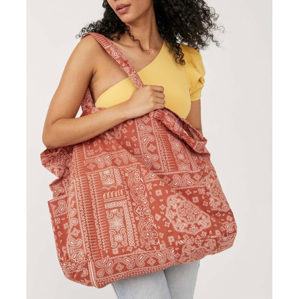 🔥NWT Free People🔥 Organic Veg Dyed 
Printed Tote Bandana MSRP $68